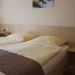 Am Ziegelwall 3*