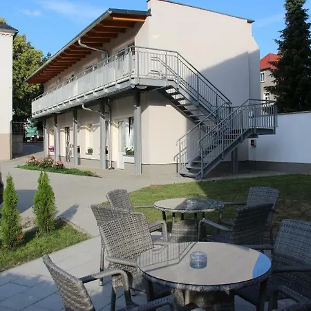 Am Ziegelwall 招待所 包岑